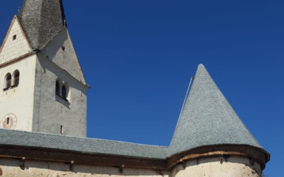 Kath. Pfarrkirche Diex Neueindeckung Wehrmauer mit Naturstein